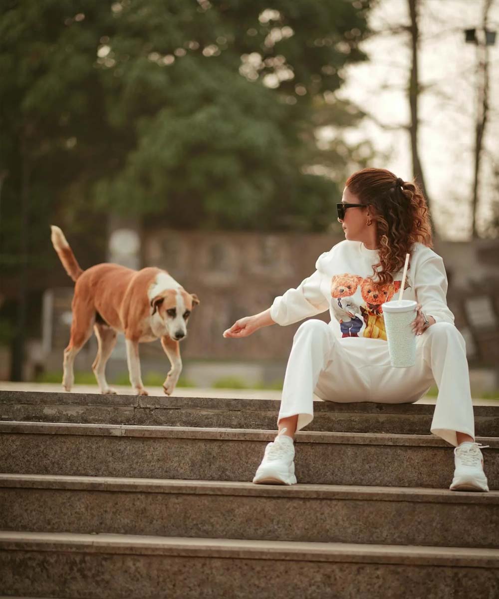 Hamster London Ted H Holiday White Sweatshirt & Lower Cord Set
