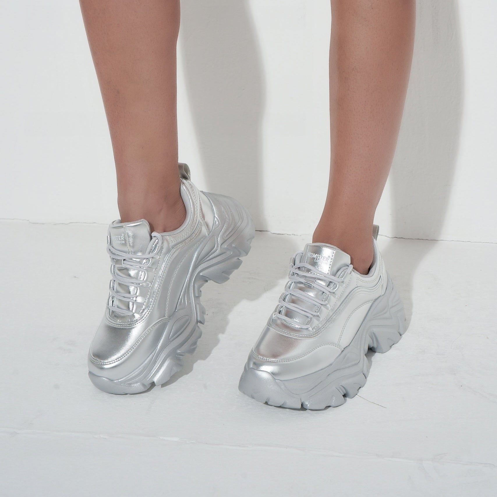 Hamster London Ultimate Silver Sneakers With Offline Duffle Bag